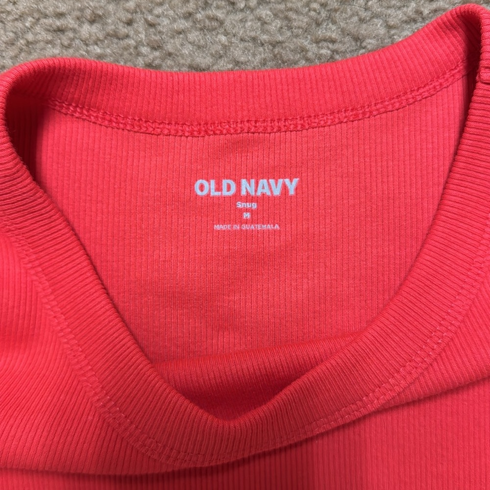 Old Navy snug cropped tshirt. Medium - Picture 7 of 8